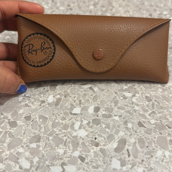 Ray BAN CLUBMASTER CLASSIC LIKE NEW ! UNISEX 
FITS FOR SMALL HEAD …lol - Picture 10 of 10